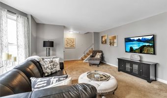 77 Sundridge Dr, Amherst, NY 14228