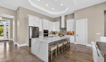 638 MANNS HARBOR Dr, Apollo Beach, FL 33572