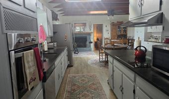 2101 Robinhood Rd, Albany, GA 31707