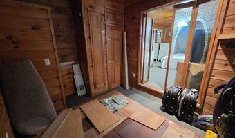 54 Slocum St, Acushnet, MA 02743