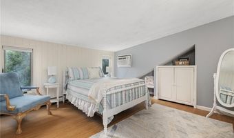 788 Namquid Dr, Warwick, RI 02888