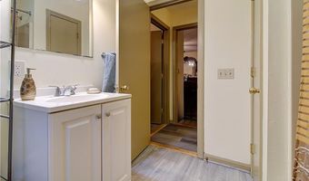 10 East St 316, Cranston, RI 02920