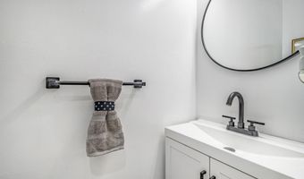 1325 BARNABY Ter SE, Washington, DC 20032