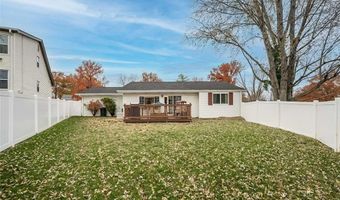 704 Woodrun Dr, Ballwin, MO 63021