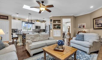 7 Woodlake Ct, Barnegat, NJ 08005