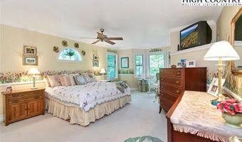 430 Crooked Creek Ln, Banner Elk, NC 28604