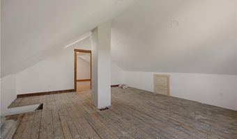 24 Thurston Ave, Newport, RI 02840