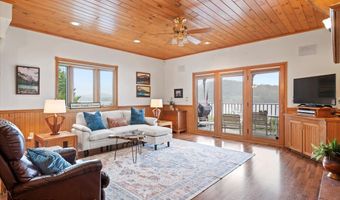 536 E Shore Dr, Adirondack, NY 12808
