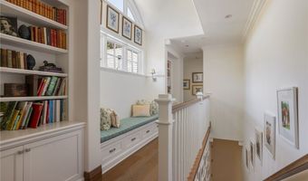 2210 Triunfo Pl, Agoura Hills, CA 91301
