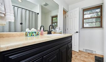 7160 NE 14th St, Ankeny, IA 50023