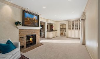 301 22nd St NW, Austin, MN 55912