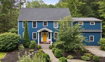 43 Lakeside Dr, Falmouth, ME 04105