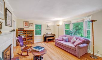 818 Ottawa Trl, Madison, WI 53711
