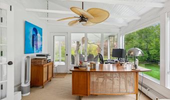 84 Indian Wells Hwy, Amagansett, NY 11930