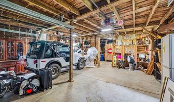 527 E High St, Ashley, OH 43003
