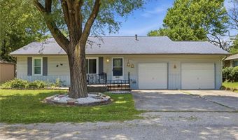 818 N Houston St, Adrian, MO 64720
