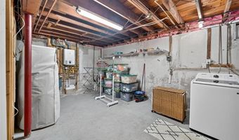 44 Cliff Ave, Cranston, RI 02920