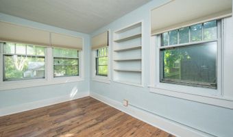 822 7th St, Ames, IA 50010