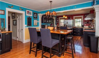 7 Boulevard E, Middletown, RI 02842