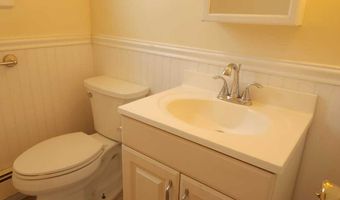 33 Trowel St 2nd Fl., Bridgeport, CT 06608