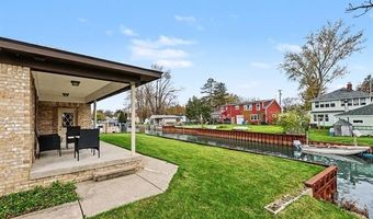 2037 W Park Dr, Algonac, MI 48001
