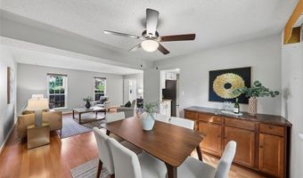 800 Eaglebrooke Dr, Ballwin, MO 63021