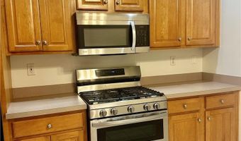 4312 Creek Rd, Allentown, PA 18104
