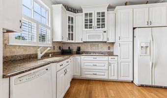 10 Pierhead Dr, Barnegat, NJ 08005