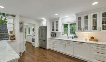 8 W Gate Dr, Bow, NH 03304