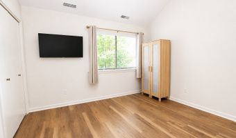 40 Huntington Ct 40, Bethel, CT 06801