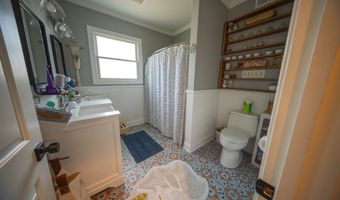18 Waverly Rd, Branford, CT 06405