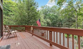 11 Carmen Gln, Albrightsville, PA 18210
