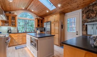 355 Granite St, Ashland, OR 97520