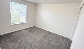 1690 Round Up Rd, Fernley, NV 89408