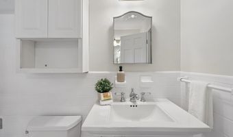 5719 NEWINGTON Rd, Bethesda, MD 20816