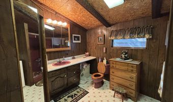 4 N Shore Rd, Abbot, ME 04406
