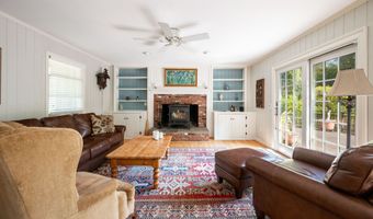 7 S Ridge Rd, Brookfield, CT 06804
