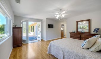 4876 Park Dr, Carlsbad, CA 92008