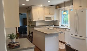 909 E Rockwell St, Arlington Heights, IL 60005
