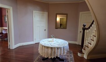 45 Woodlawn Ave 1, Bristol, RI 02809