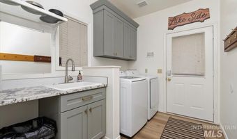 1496 Pine Ridge Dr, Cascade, ID 83611
