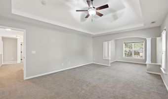 107 Walkabout Dr, Aberdeen, NC 28315