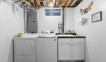 N254 MEADOWBREEZE Court, Appleton, WI 54915