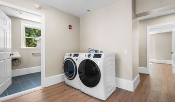 6 Windsor St, Andover, MA 01810