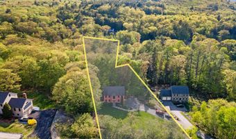 40 Lakewood Dr, Alton, NH 03810