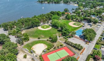 14 Larboard St, Beachwood, NJ 08722