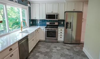 270 Village Creek Dr, Ballwin, MO 63021