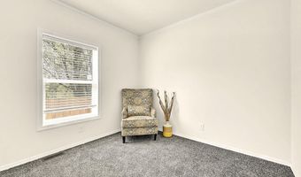 490 Moffit Ln, Springfield, OR 97477