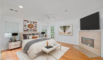 17420 Collins St, Encino, CA 91316
