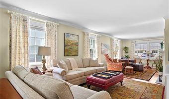 51 Ayrault St, Newport, RI 02840